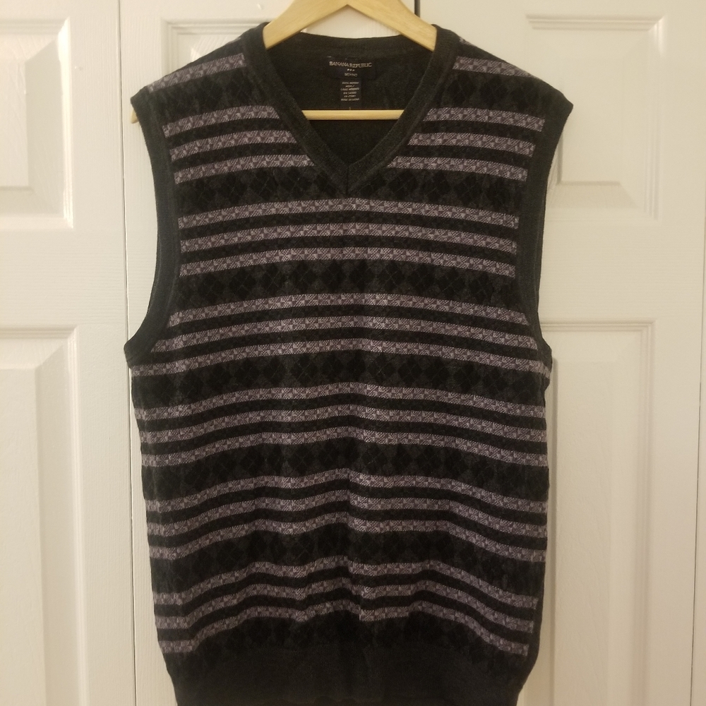Banana Republic Black, Gray/Purple 100% Merino Wool V-Neck Sweater Vest Sz Large